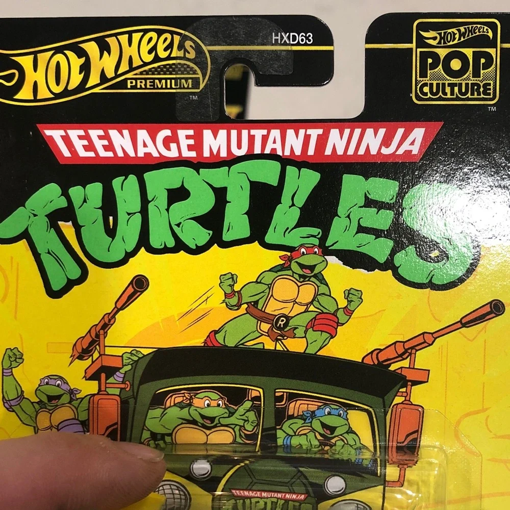 Hot Wheels Premium Teenage Mutant Ninja Turtles Party Wagon - Yellow